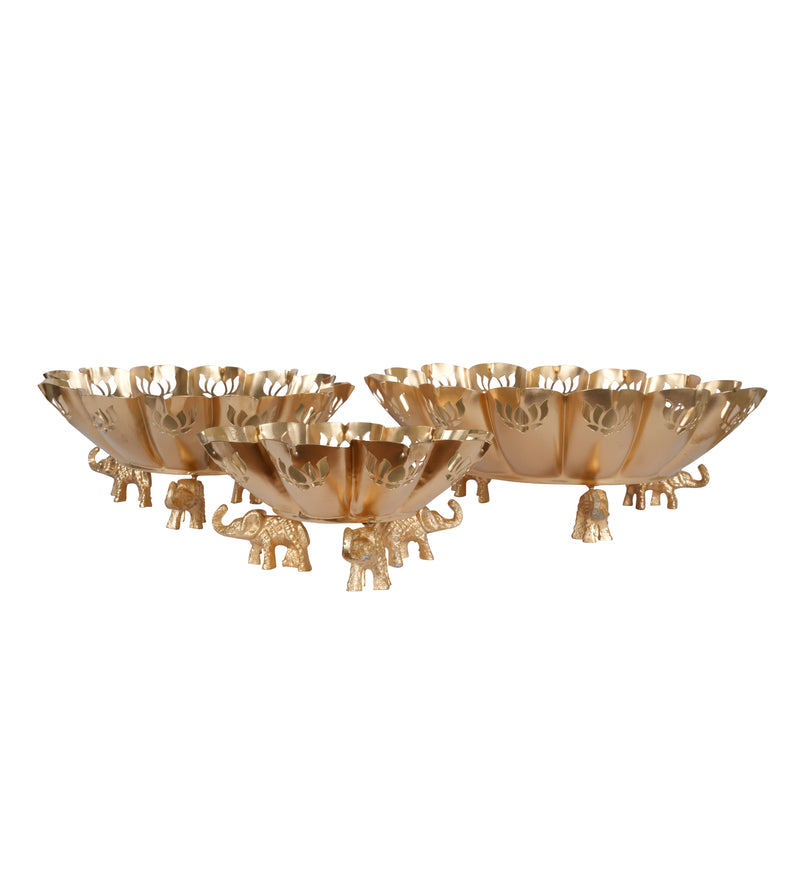 Metal Elephant Candle Holder with Lotus Design – Elegant Brass Artistry