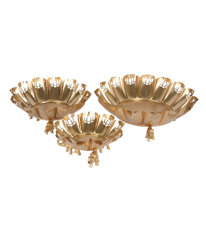 Metal Elephant Candle Holder with Lotus Design – Elegant Brass Artistry