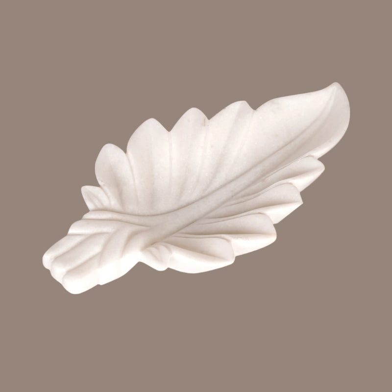 Nature's Embrace: Hand-Carved White Marble Leaf Tray | Organic Elegance