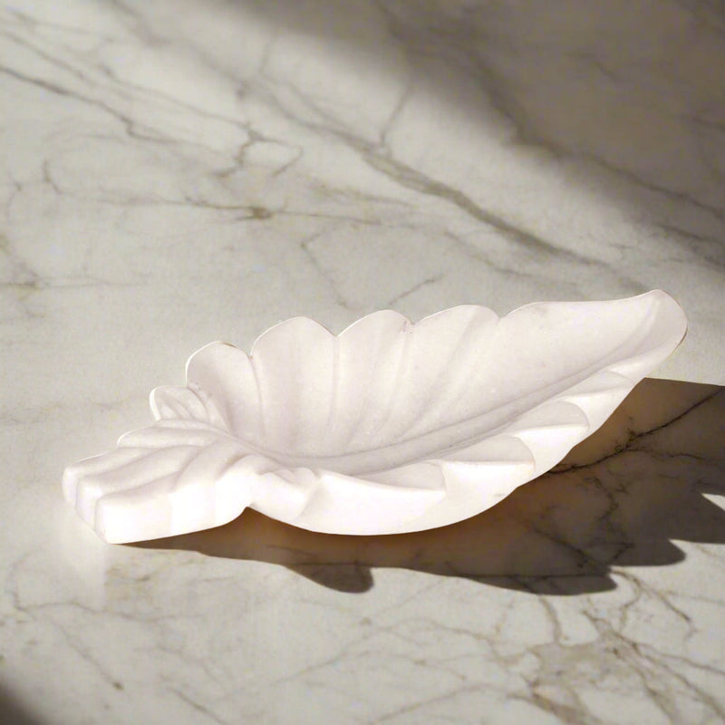 Nature's Embrace: Hand-Carved White Marble Leaf Tray | Organic Elegance