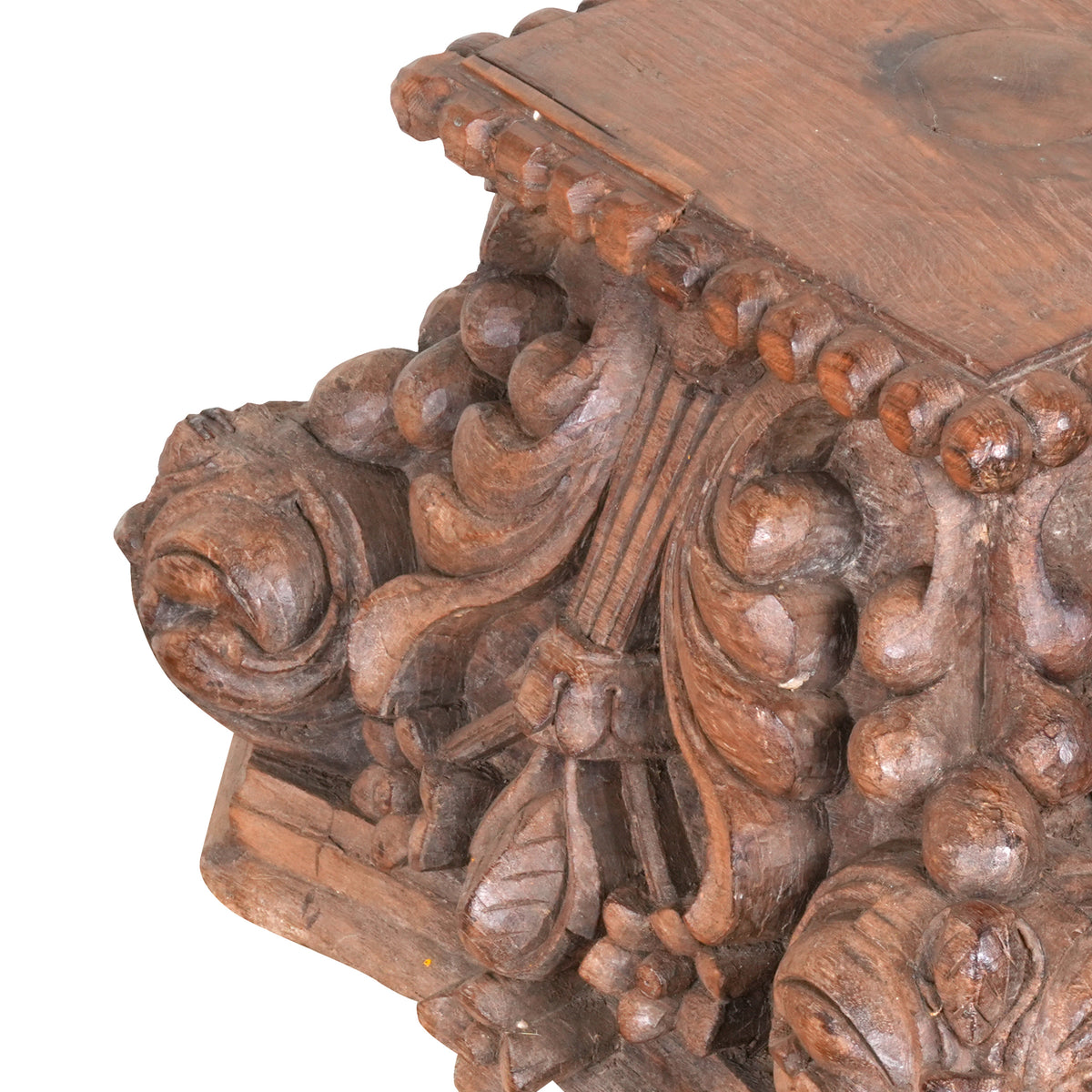 Handcrafted Pedestal – A Majestic Accent from Rajasthan