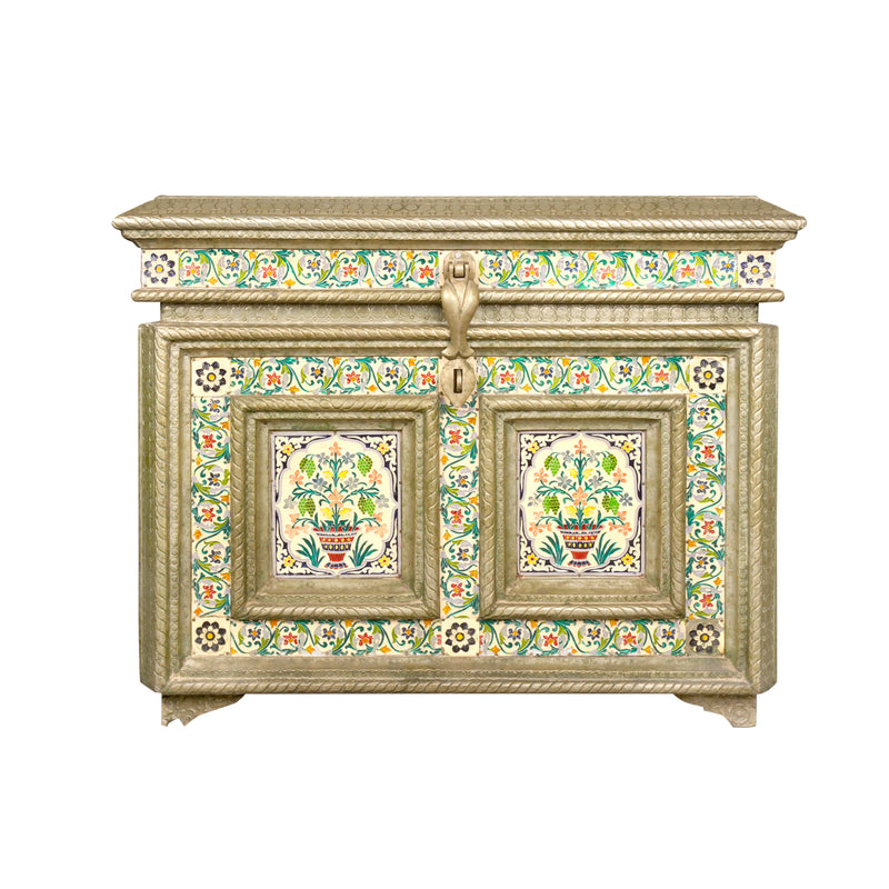 Handcrafted Wooden Chest – Intricate Inlay Work and Traditional Design