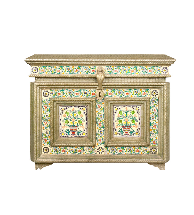 Handcrafted Wooden Chest – Intricate Inlay Work and Traditional Design