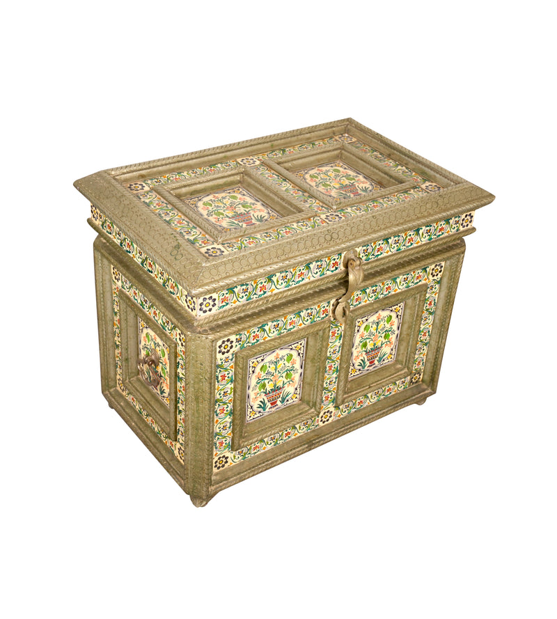 Handcrafted Wooden Chest – Intricate Inlay Work and Traditional Design